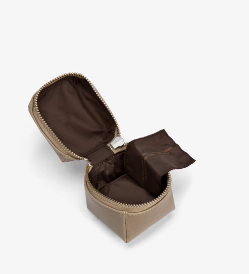 variant:: plume -- darling vintage plume