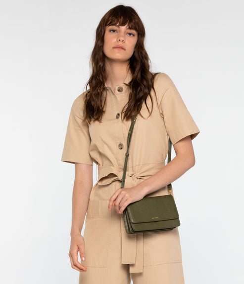 variant:: feuille-- bee dwell feuille