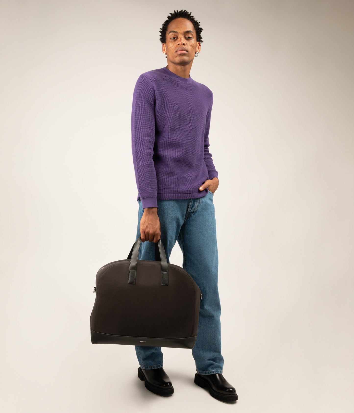 variant:: noir -- calvi canvas noir