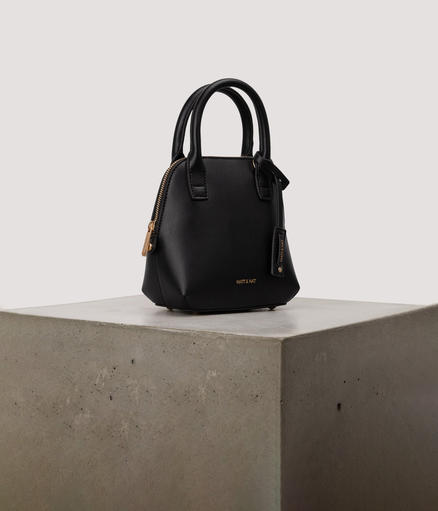 variant:: noir -- gessi mini uppeal noir