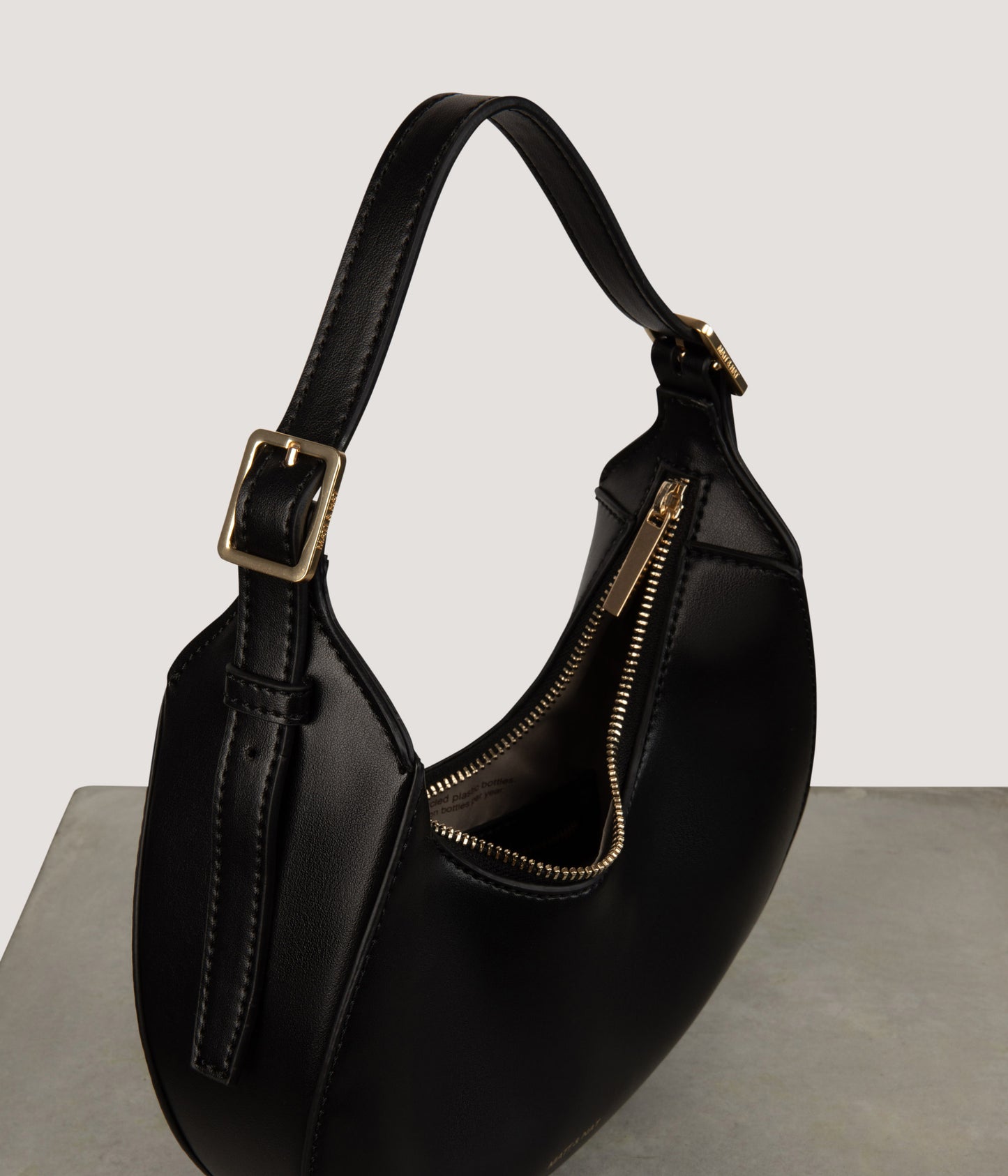 variant:: noir -- giulia sm uppeal noir