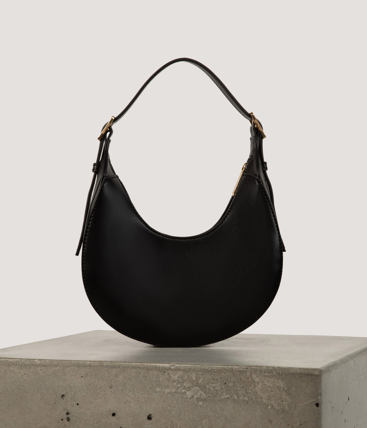 variant:: noir -- giulia sm uppeal noir