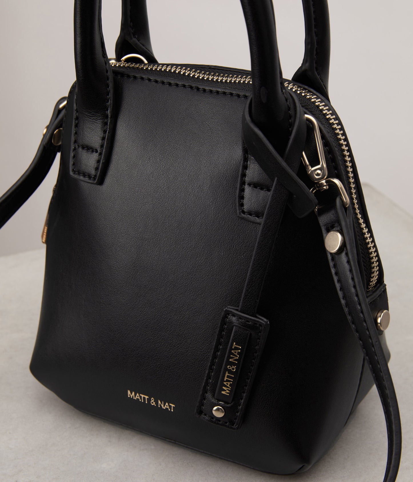 variant:: noir -- gessi mini uppeal noir