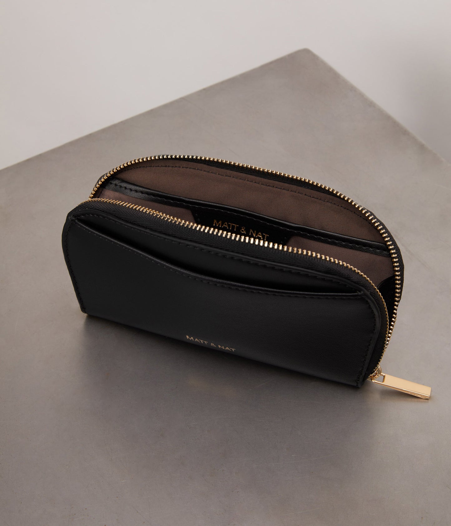 variant:: noir -- merel uppeal noir