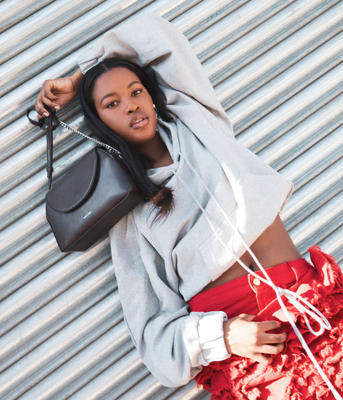 variant:: noir -- paar uppeal noir