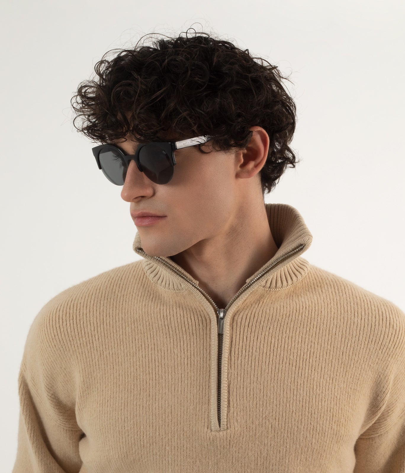 variant:: noir -- overt2 sunglasses noir