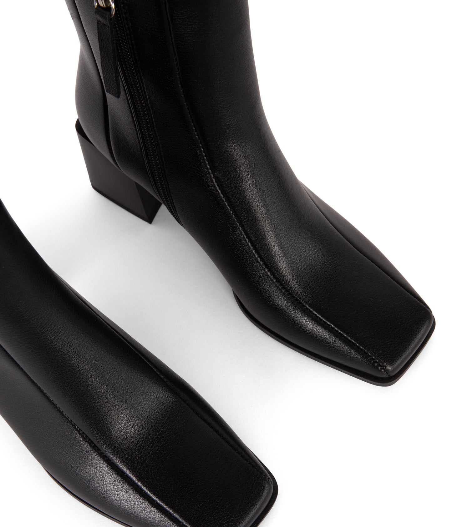 variant:: noir -- lyu shoe noir