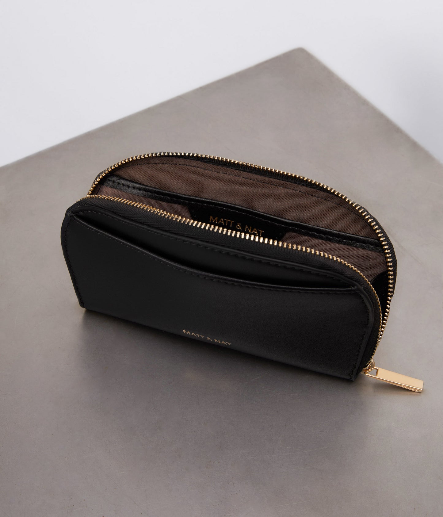 variant:: noir -- merel uppel noir