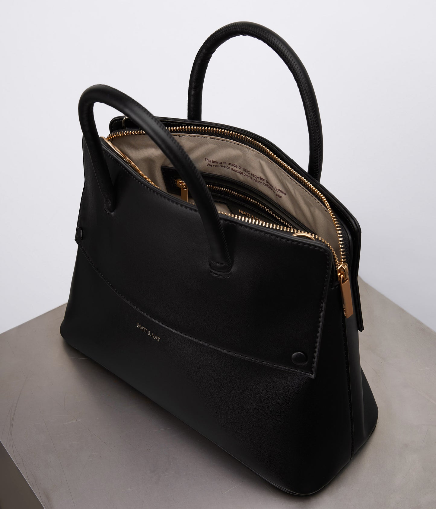 variant:: noir -- silva uppel noir