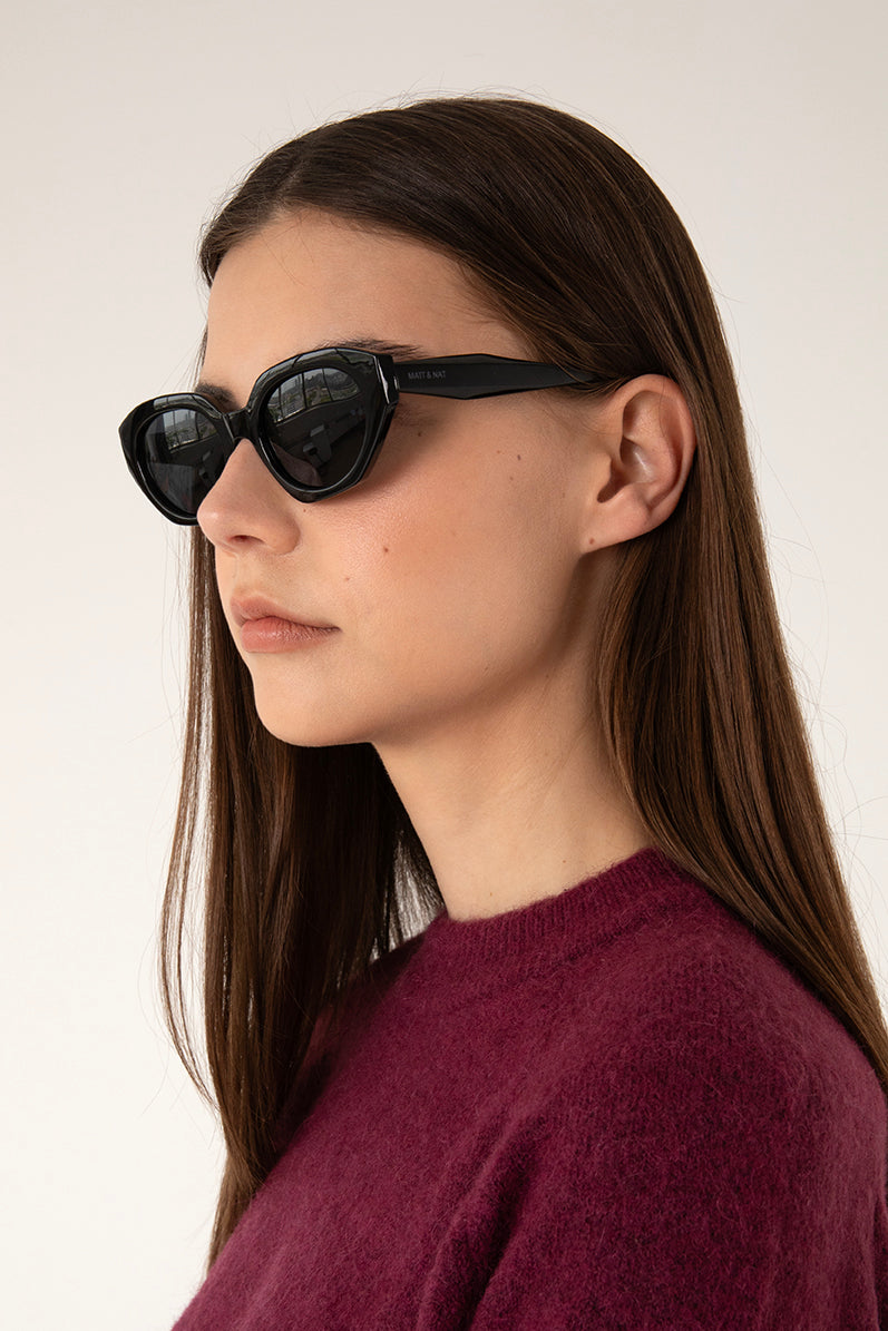 variant:: noir -- laci sunglasses noir