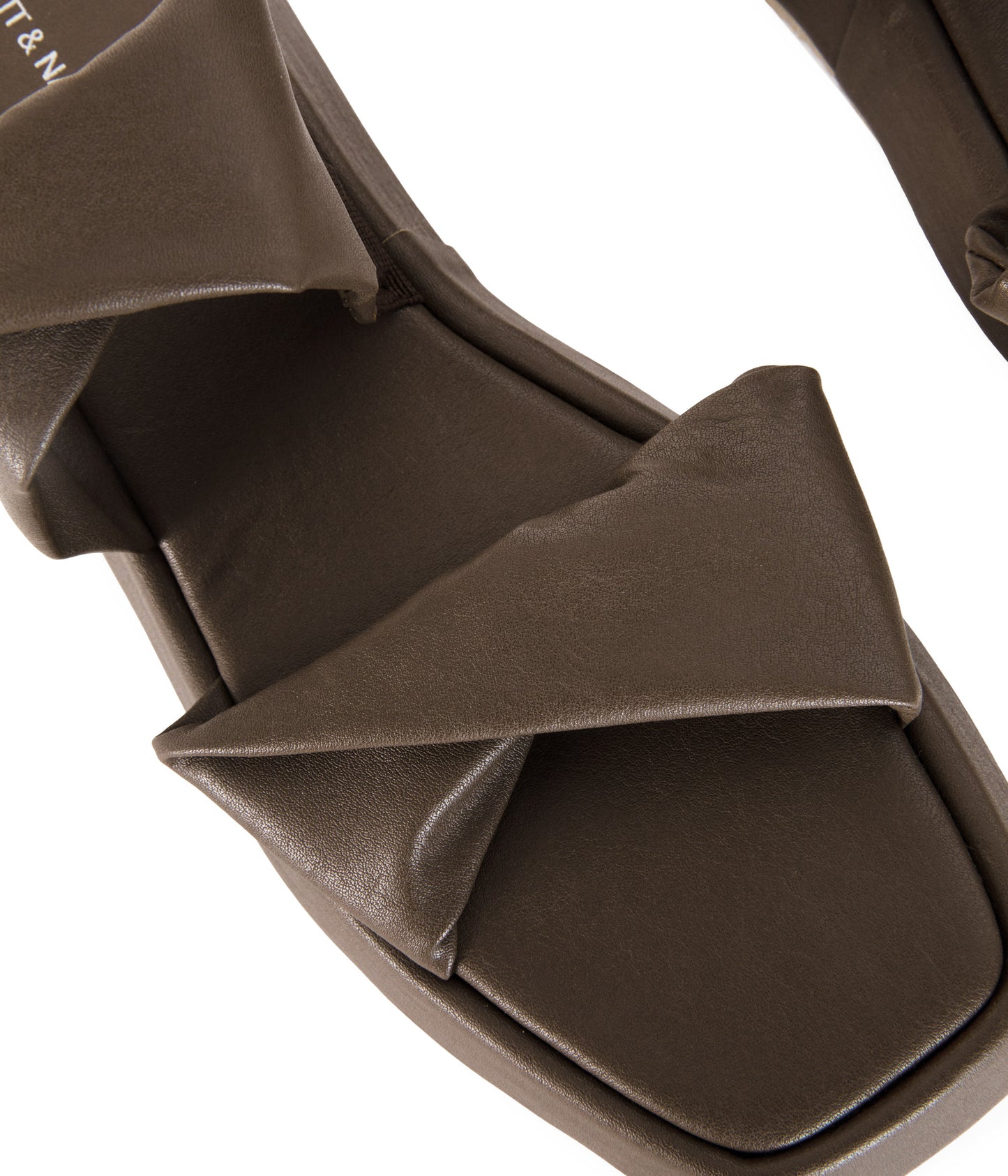 variant:: brun -- aiko shoe brun