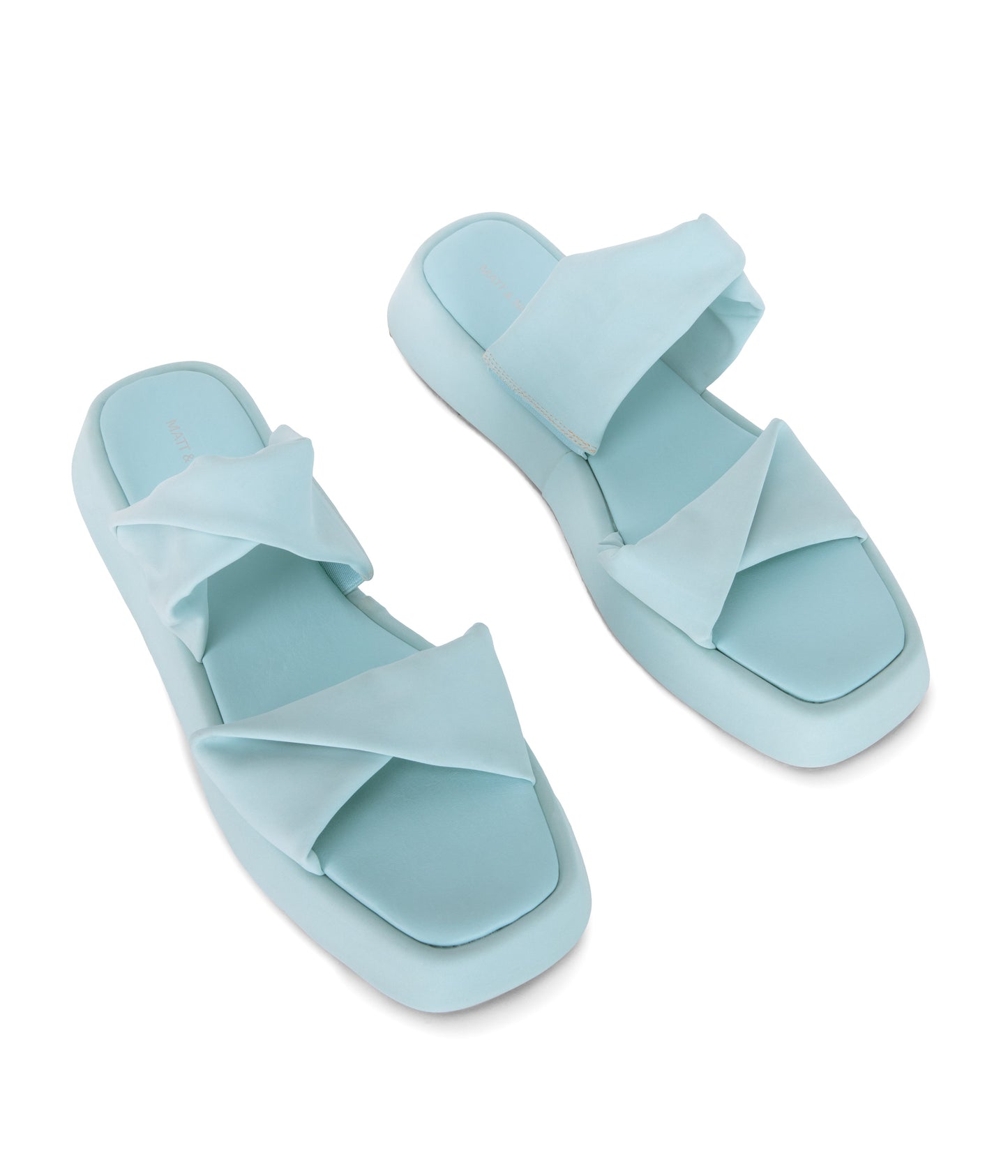 variant:: bleu pale -- aiko shoe bleu pale