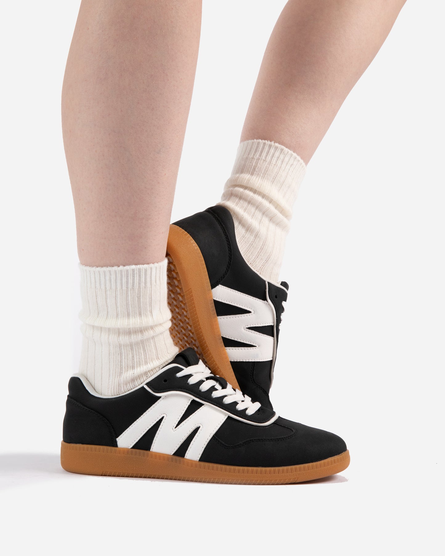 variant:: blanc -- leaf shoe blanc