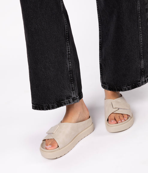 variant:: blanc casse -- idah shoe blanc casse