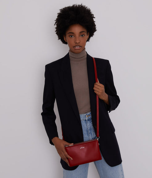 variant:: prune rouge -- triplet loom prune rouge