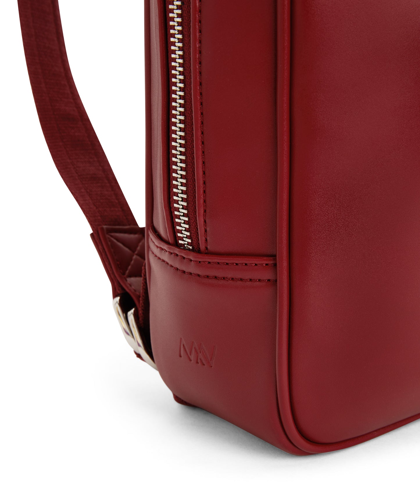 variant:: prune rouge -- alex loom prune rouge