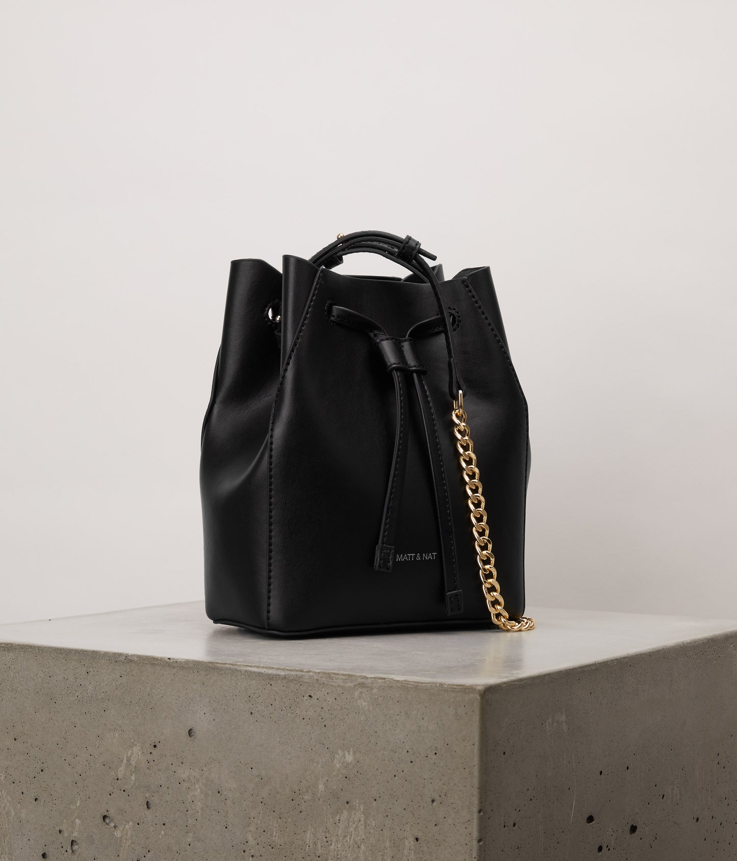 variant:: noir -- grace uppeal noir