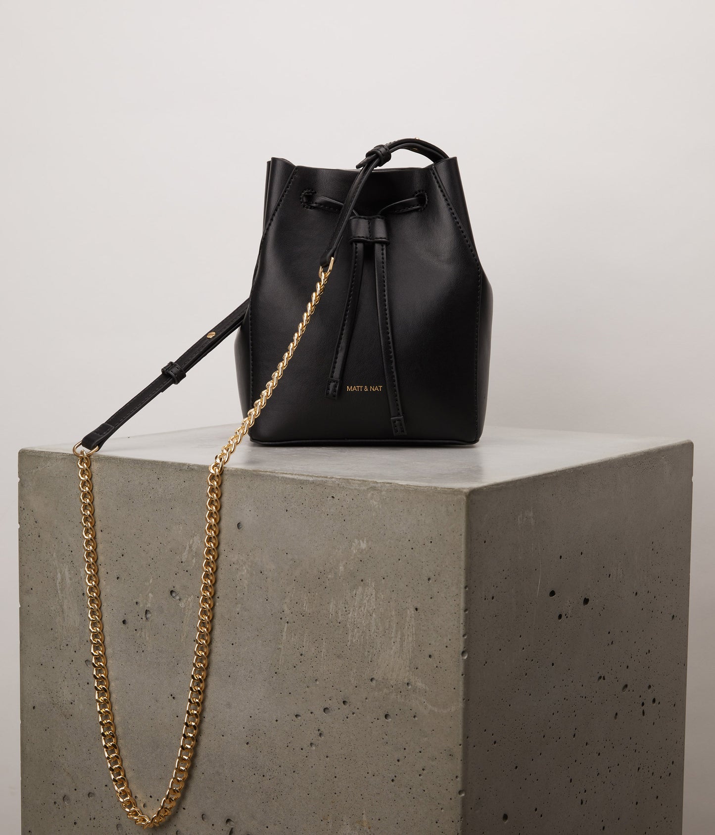 variant:: noir -- grace uppeal noir