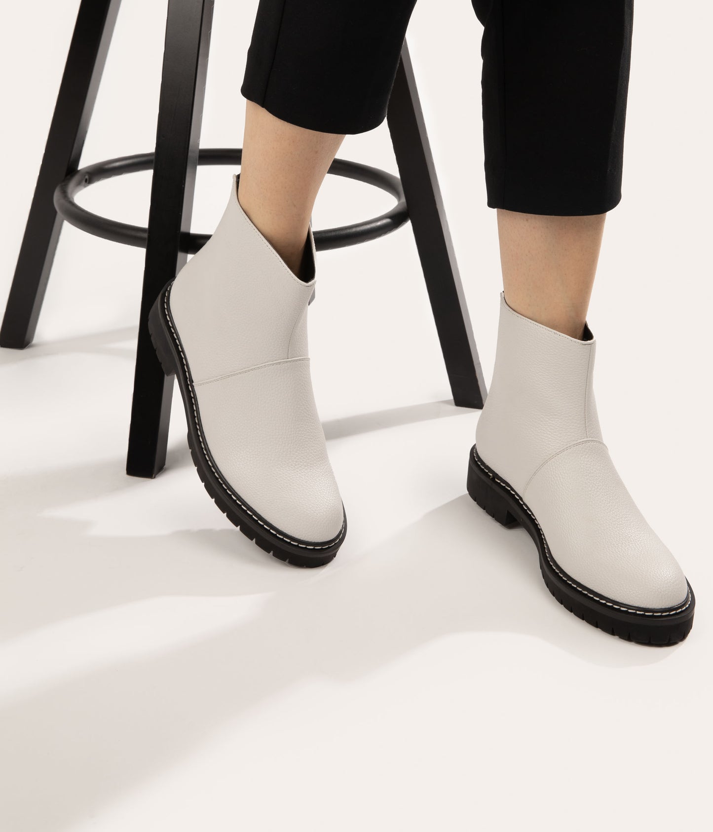 variant:: noir -- mirra shoe noir