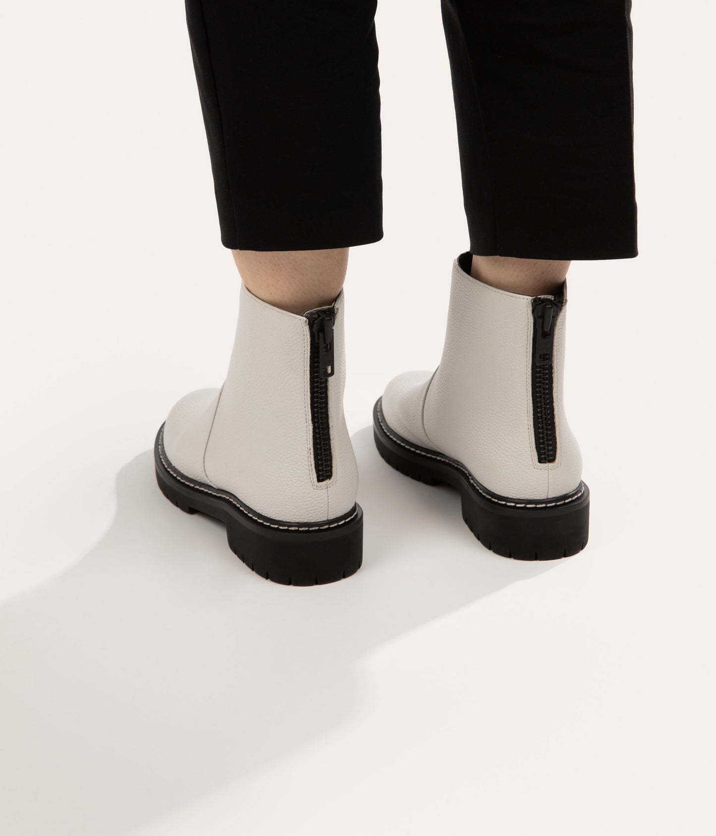 variant:: noir -- mirra shoe noir