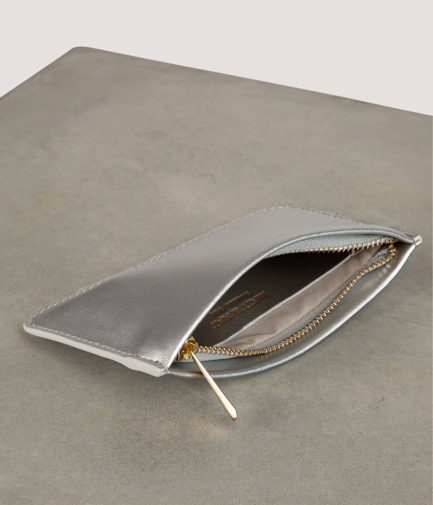 variant:: argent -- lele uppeal argent