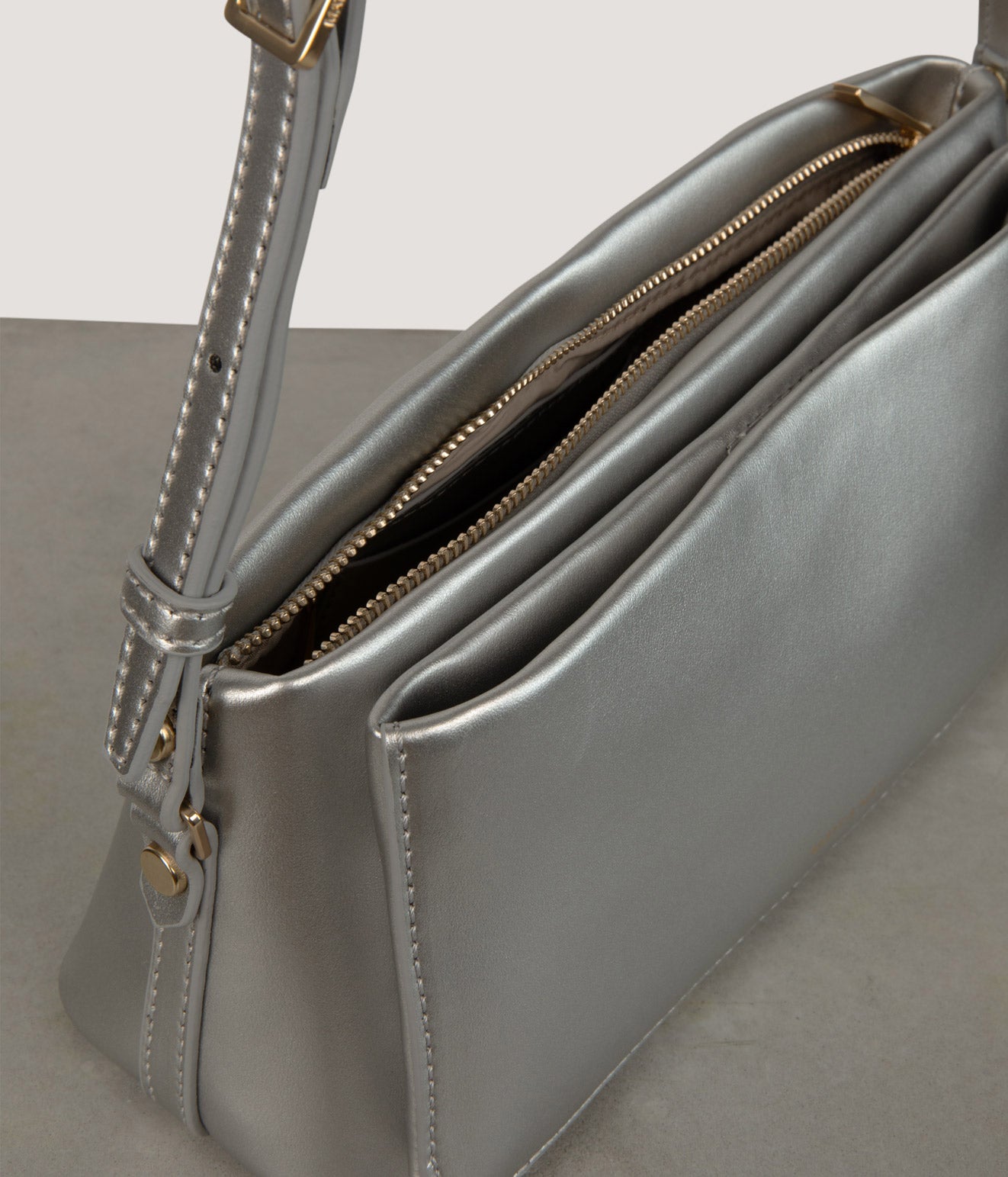 variant:: argent -- val uppeal argent