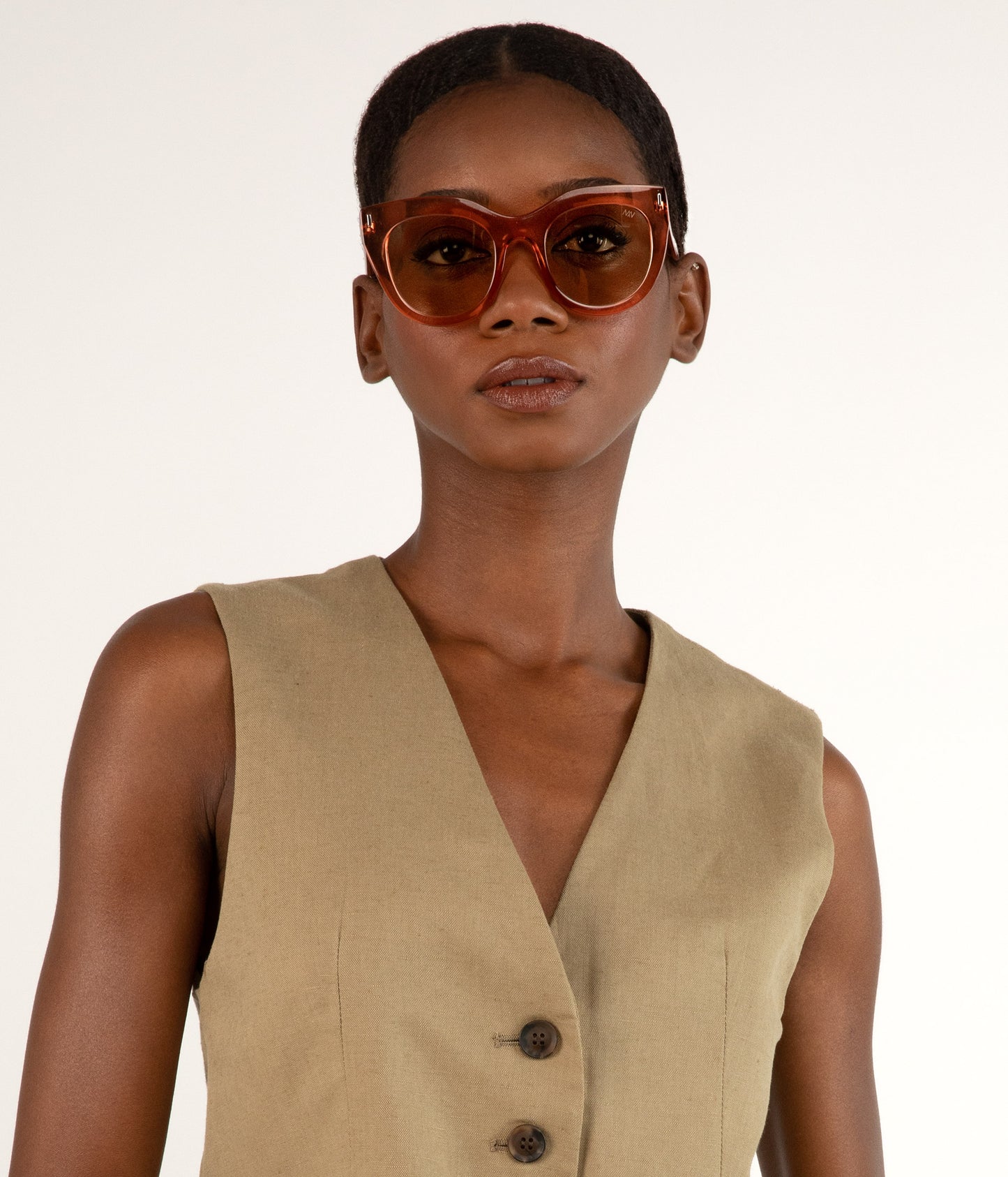 variant:: brun -- charlet sunglasses brun