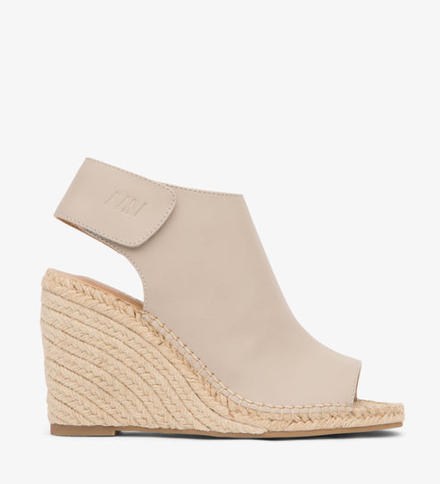 variant::koala -- acacia shoe koala