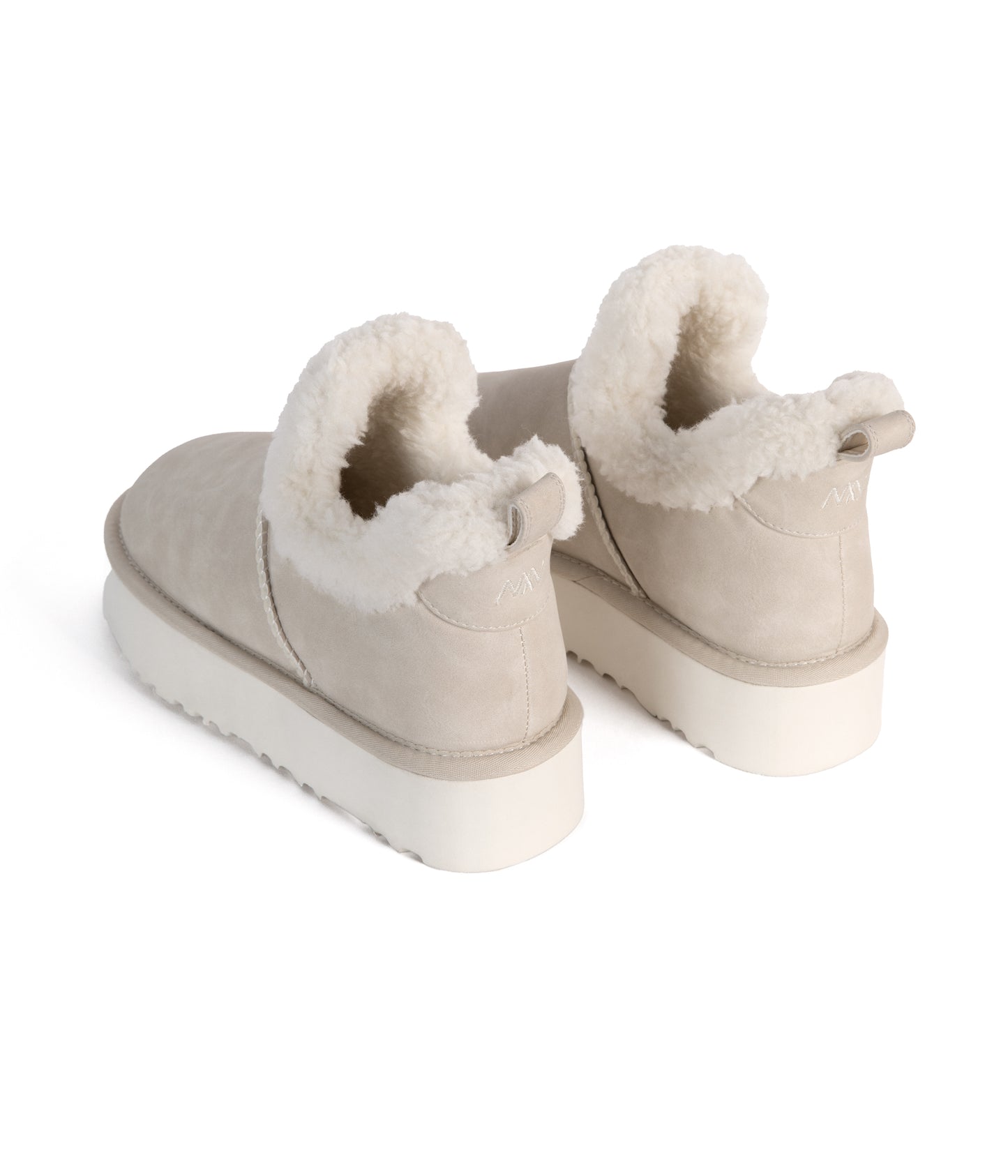 variant:: blanc casse -- minjee shoe blanc casse