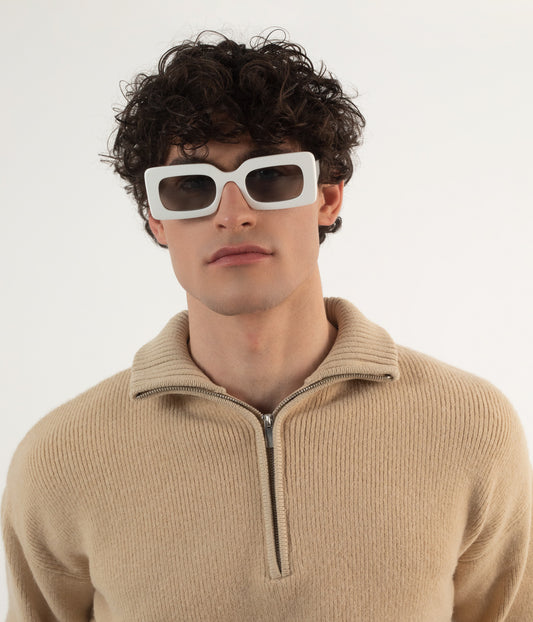 variant:: noir -- tito sunglasses noir