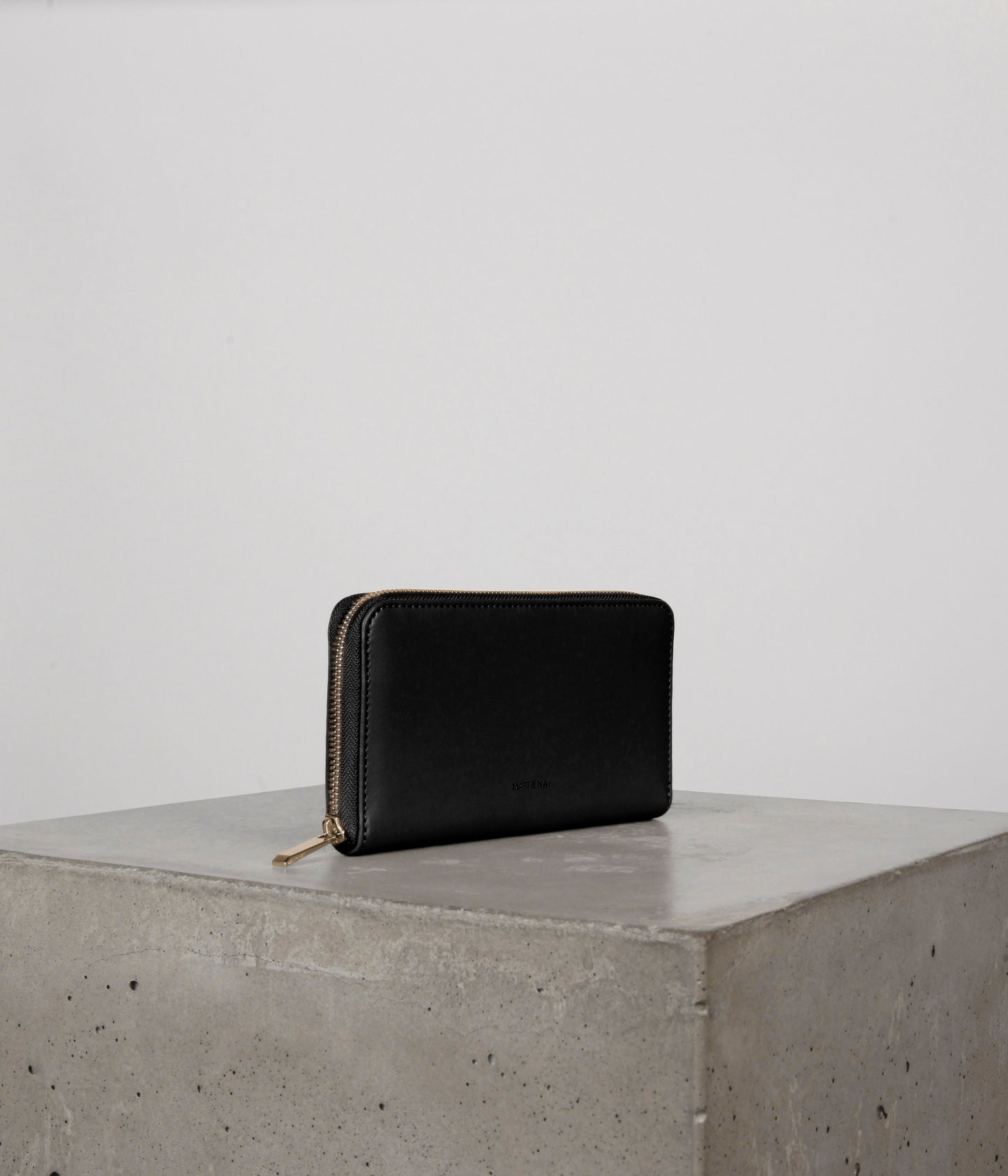 variant:: noir -- leici uppeal noir