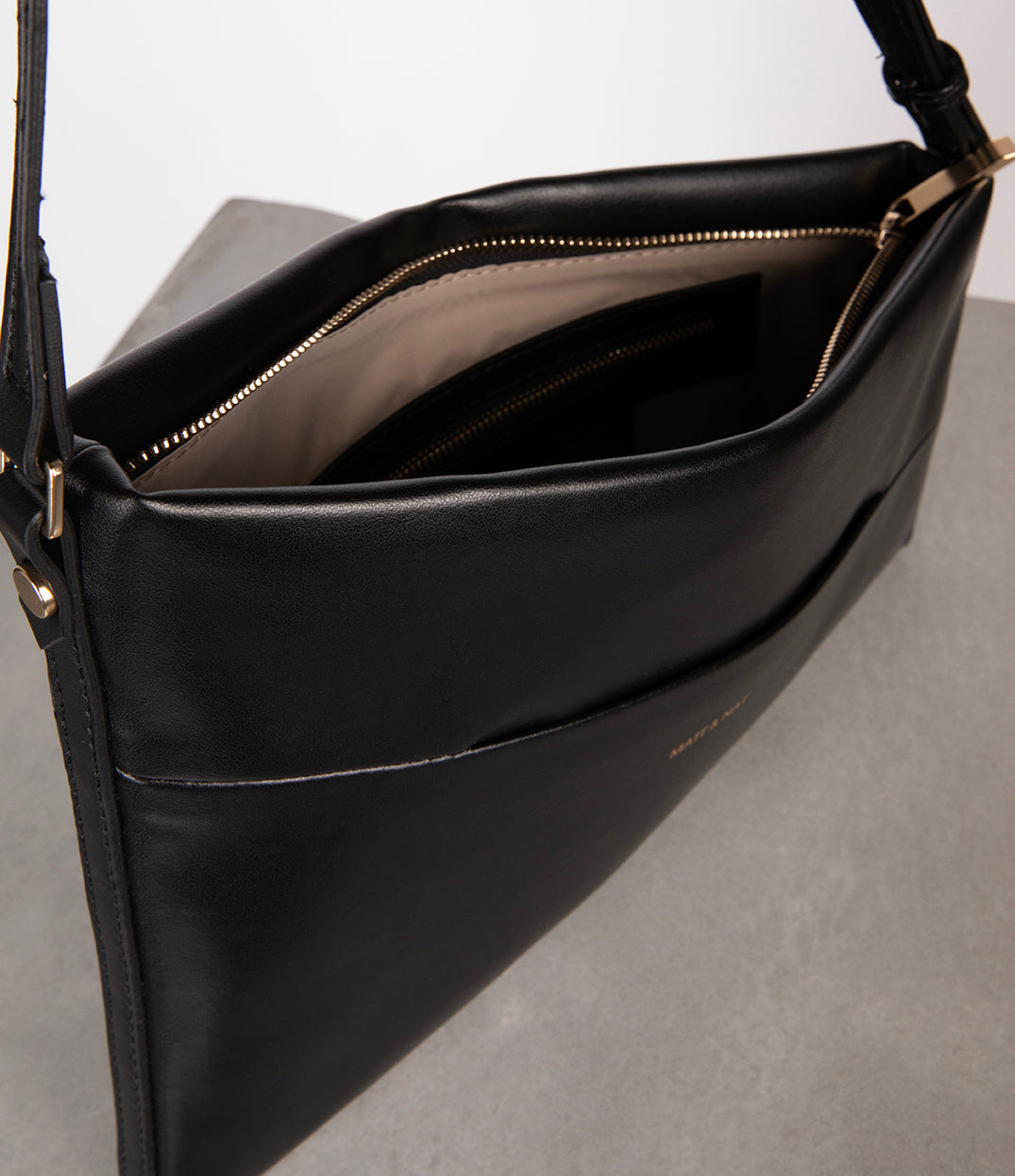 variant:: noir -- maitry uppeal noir