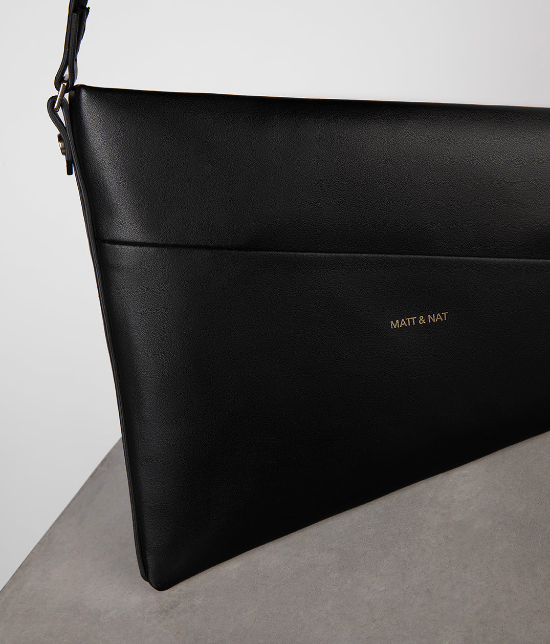 variant:: noir -- maitry uppeal noir