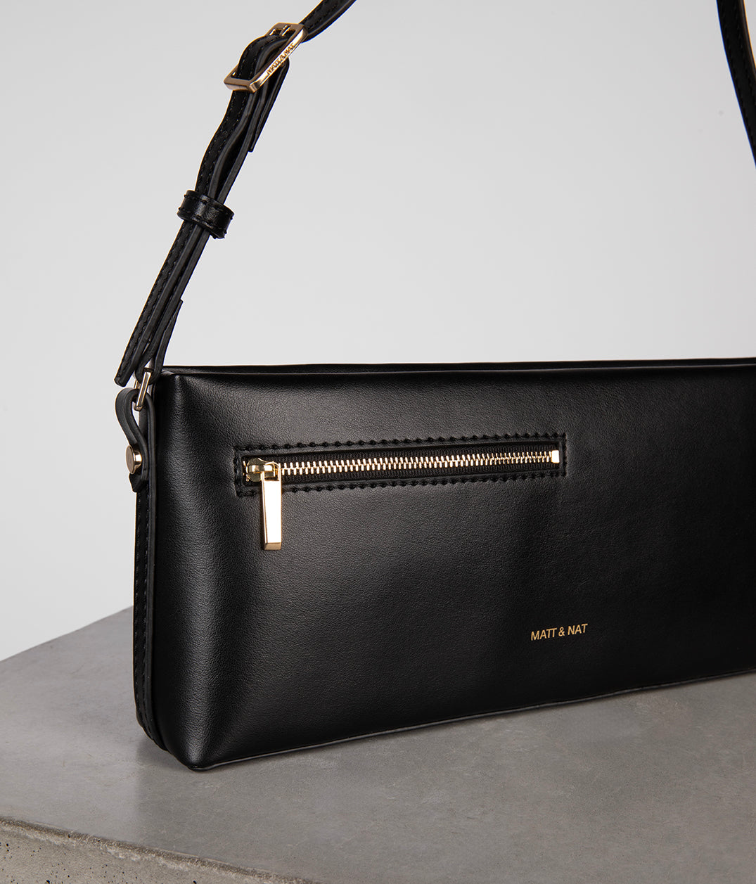 variant:: noir -- cana uppeal noir