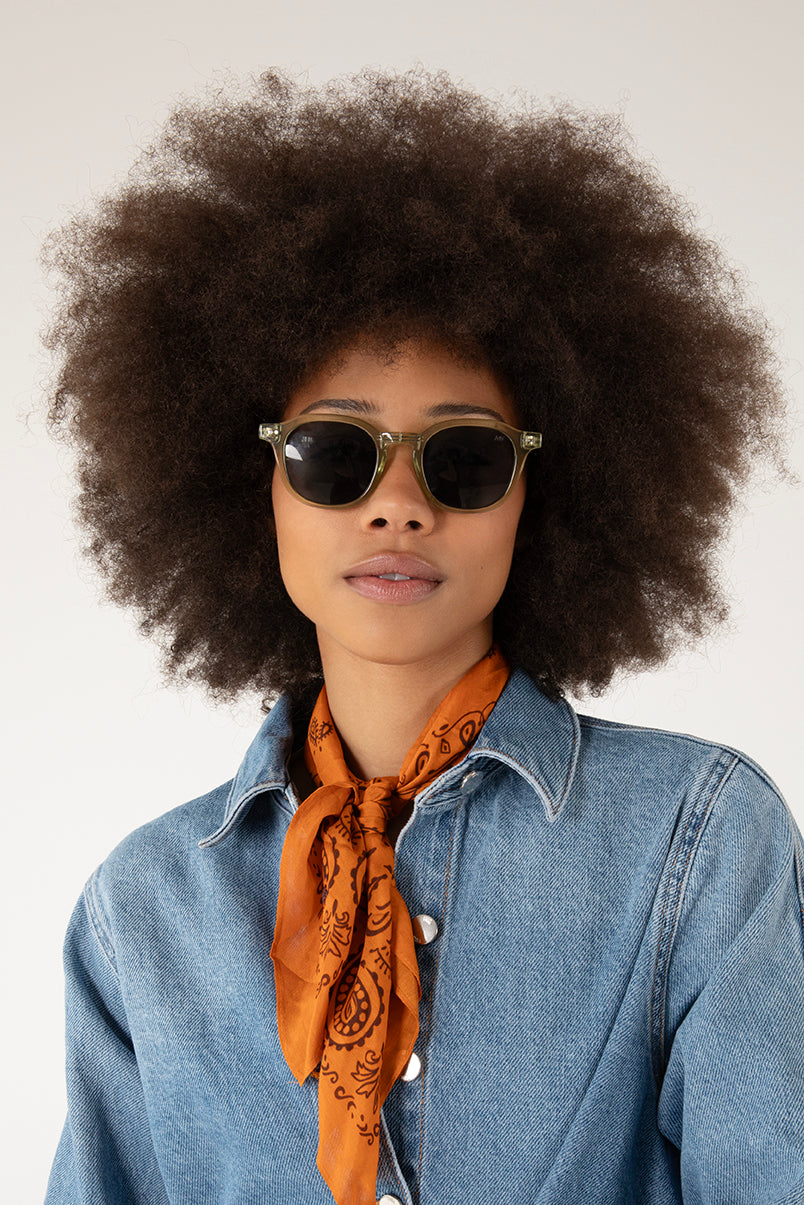 variant:: transparent -- nika sunglasses transparent
