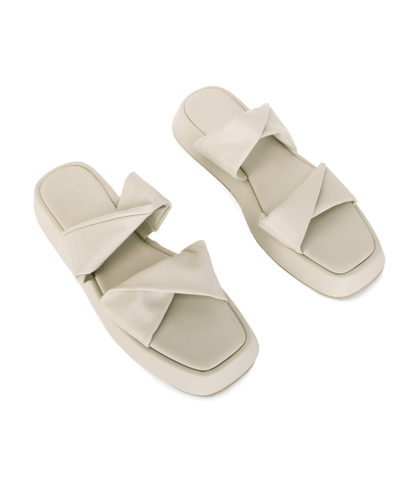 variant:: blanc casse -- aiko shoe blanc casse
