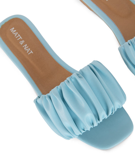 variant:: bleu pale -- kob shoe bleu pale