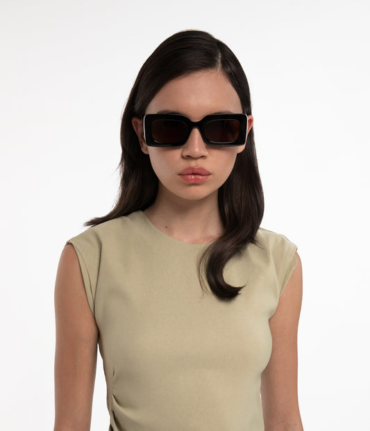 variant:: lis -- tito sunglasses lis