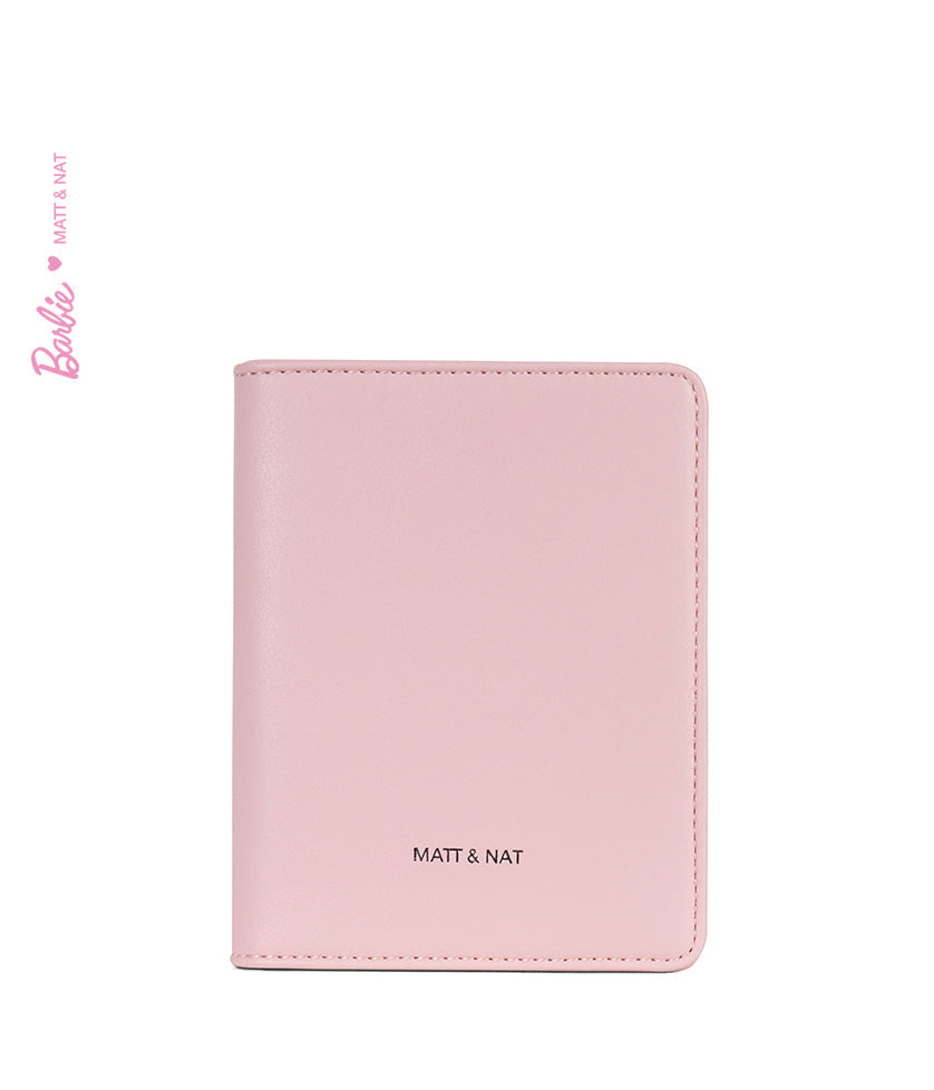ROW Porte-passeport végétalien - BARBIE™ | Couleur : Ciel Rose - variant::ciel rose