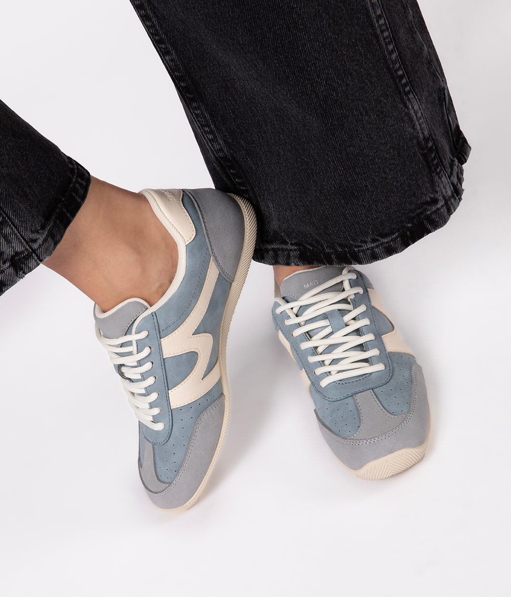 variant:: bleu -- sakura shoe bleu