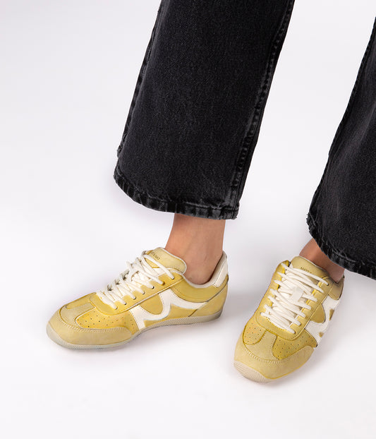 variant:: jaune -- sakura shoe jaune