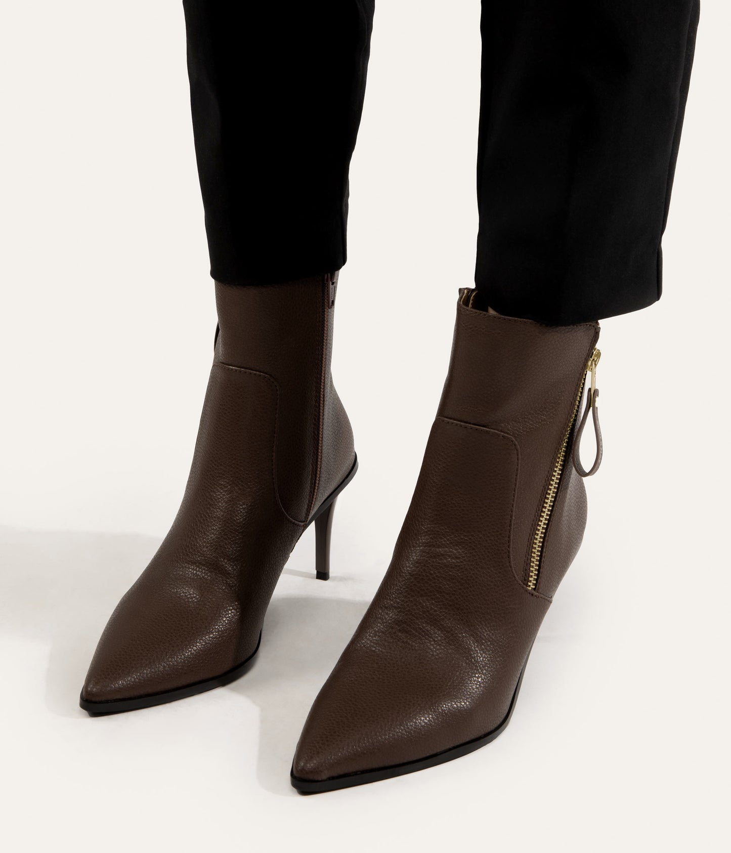 variant:: brun -- alaia shoe brun